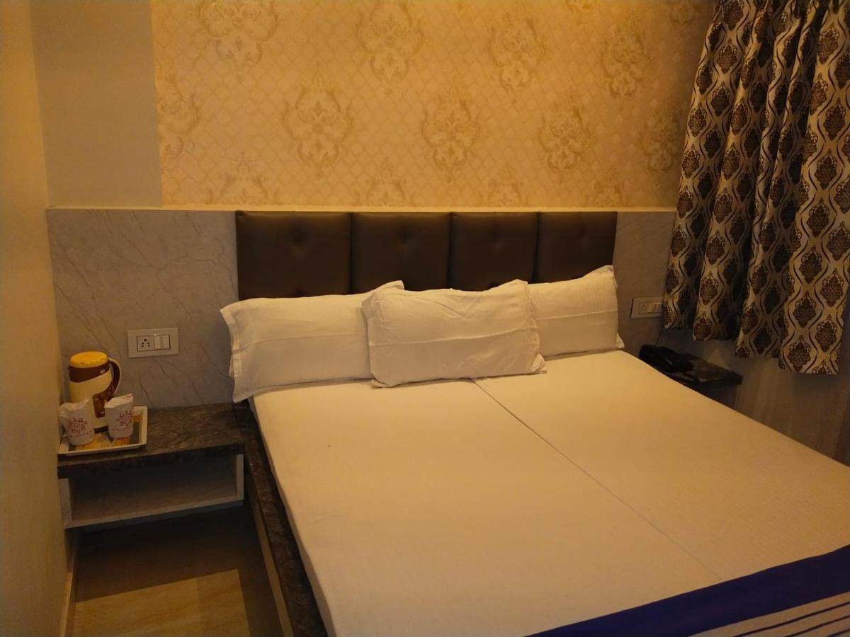 Hotel Gateway Kailash พาราณสี ภายนอก รูปภาพ