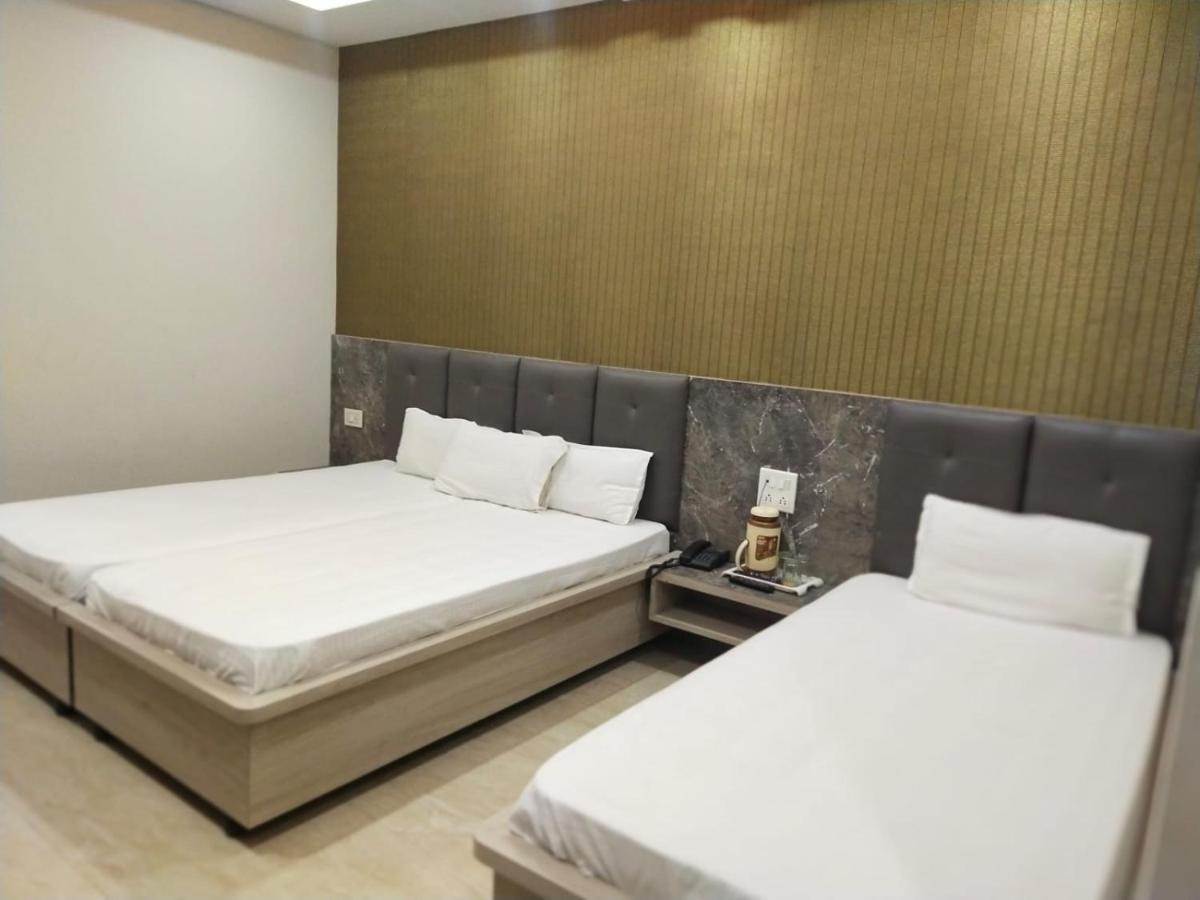Hotel Gateway Kailash พาราณสี ภายนอก รูปภาพ
