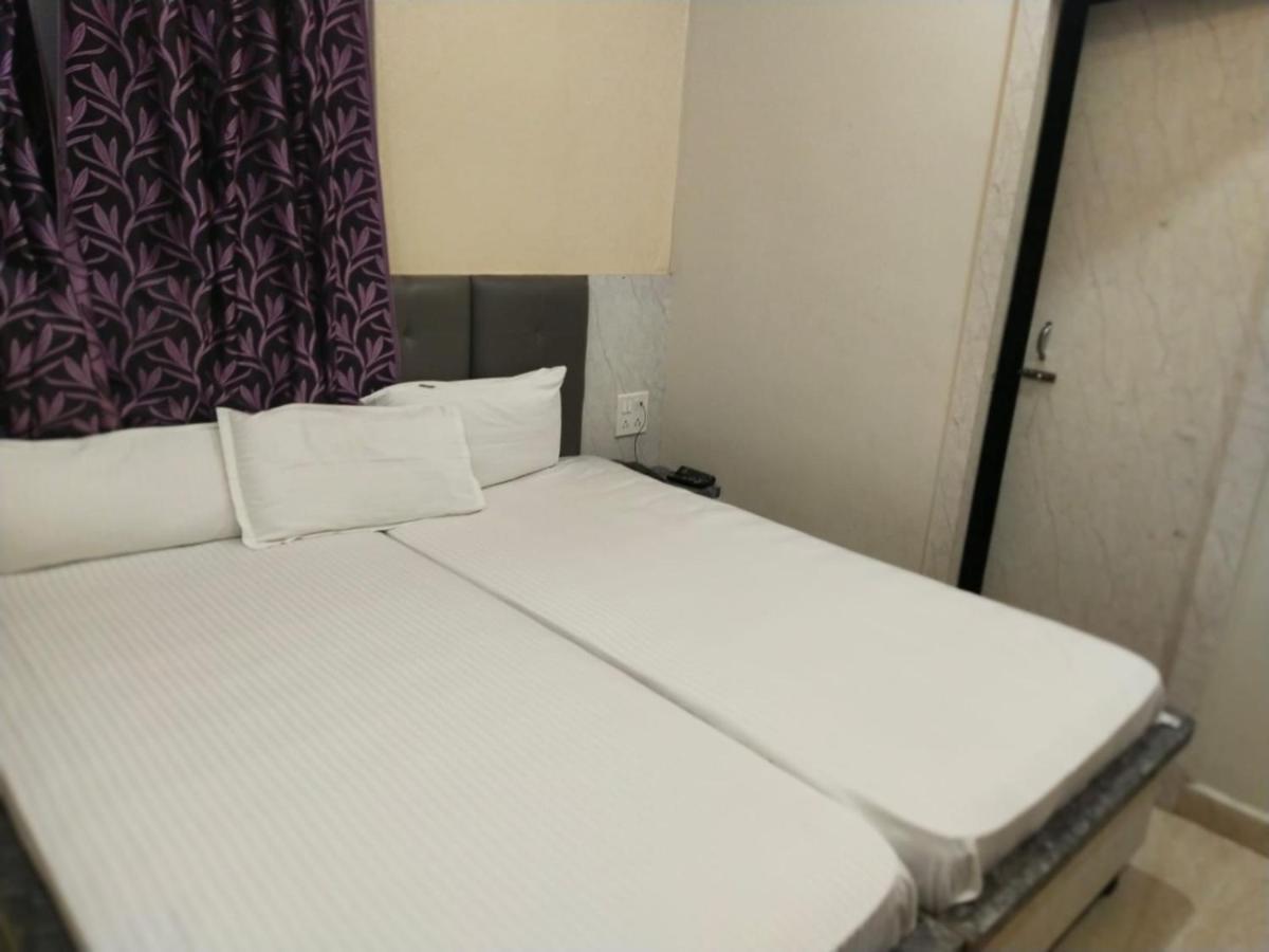 Hotel Gateway Kailash พาราณสี ภายนอก รูปภาพ