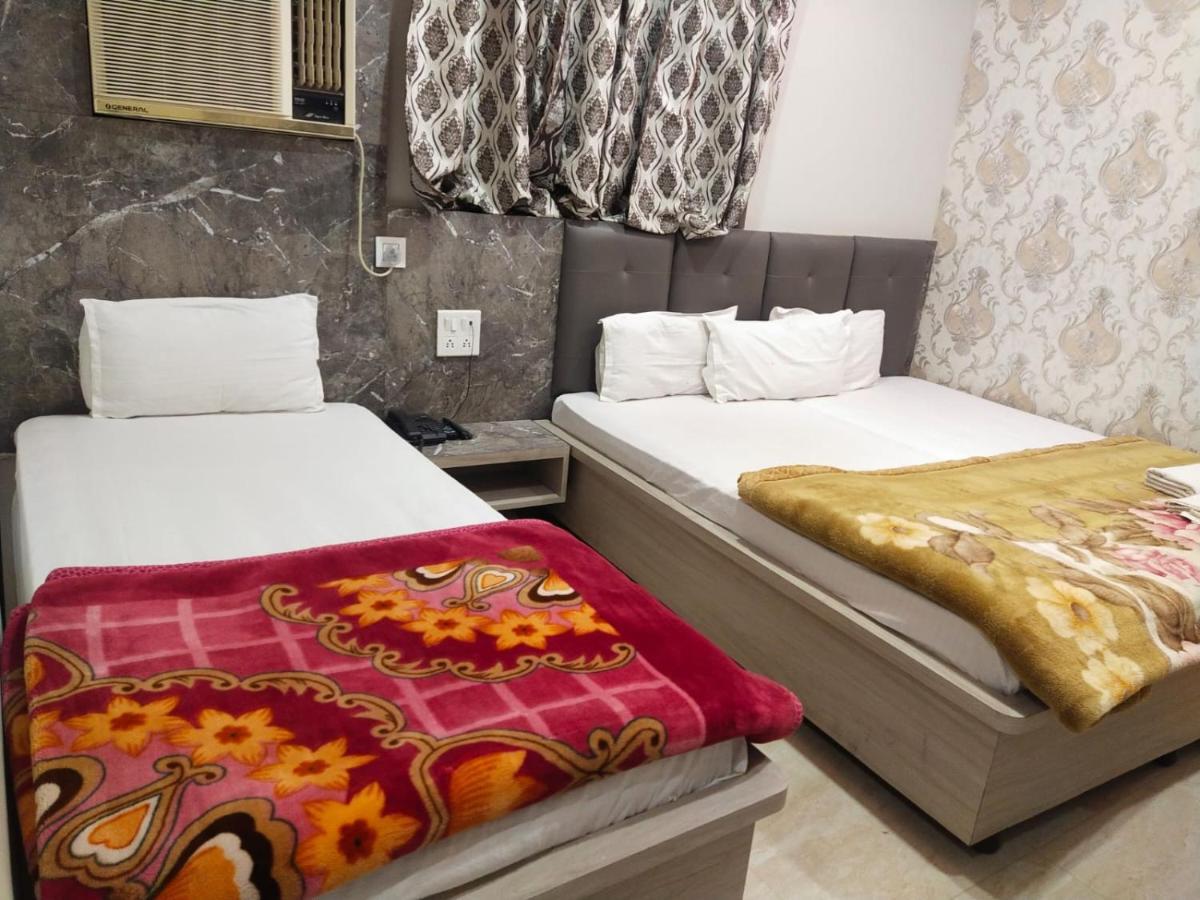 Hotel Gateway Kailash พาราณสี ภายนอก รูปภาพ