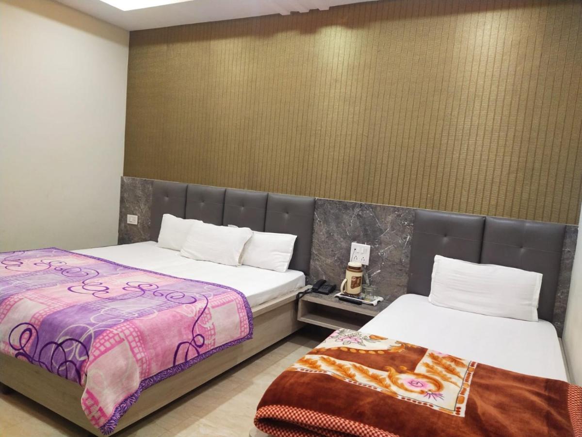 Hotel Gateway Kailash พาราณสี ภายนอก รูปภาพ
