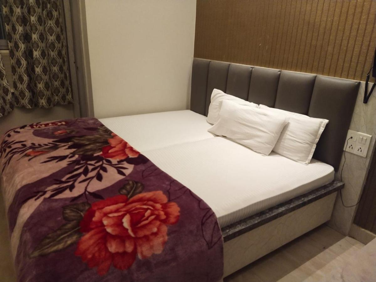 Hotel Gateway Kailash พาราณสี ภายนอก รูปภาพ