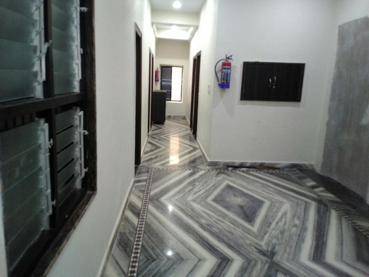 Hotel Gateway Kailash พาราณสี ภายนอก รูปภาพ